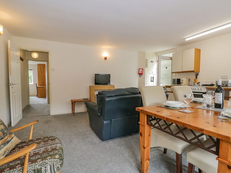 Newfield Apartment 1, listing photograph 9