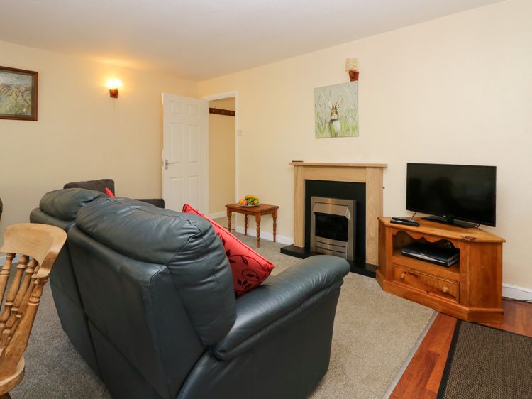 Newfield Apartment 1, listing photograph 4