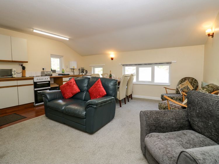Newfield Apartment 1, listing photograph 6