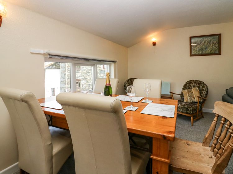 Newfield Apartment 1, listing photograph 10