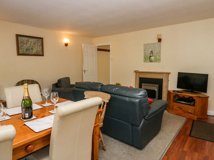 Newfield Apartment 1, listing photograph 8