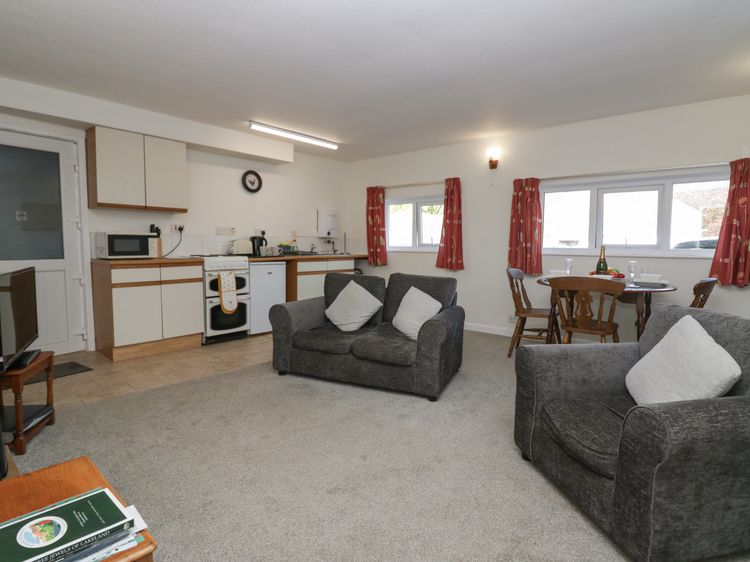 Newfield Apartment 2, listing photograph 3