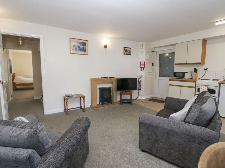 Newfield Apartment 2, listing photograph 4