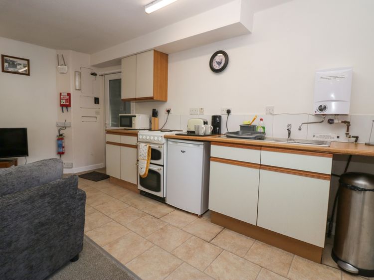 Newfield Apartment 2, listing photograph 10
