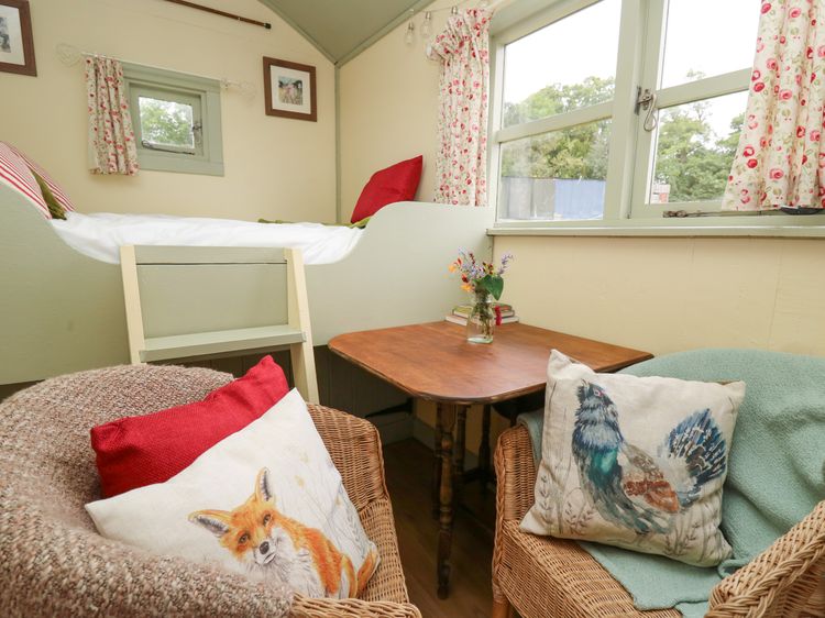 Sweet Briar Shepherds Hut, listing photograph 3