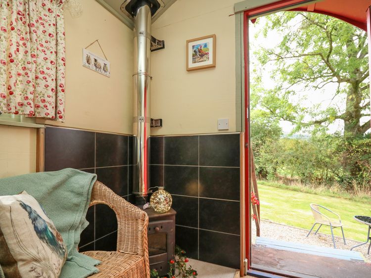 Sweet Briar Shepherds Hut, listing photograph 5