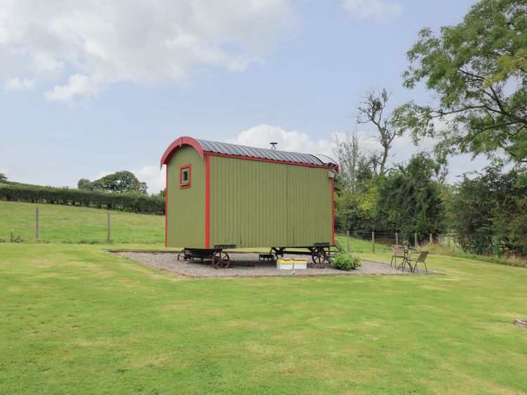 Sweet Briar Shepherds Hut, listing photograph 8