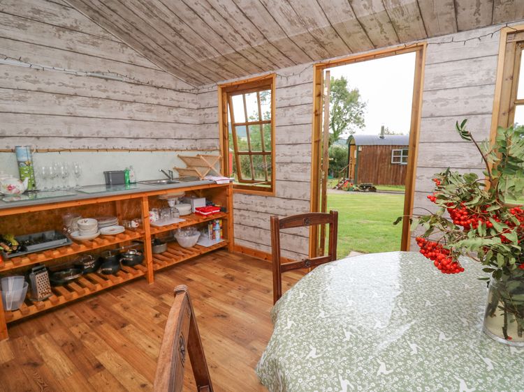 Sweet Briar Shepherds Hut, listing photograph 11