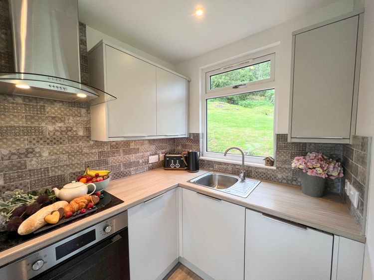Ciaran Cottage, listing photograph 6
