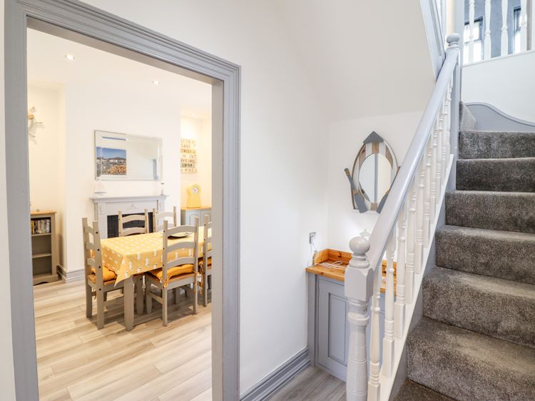 Owen Villa, listing photograph 9