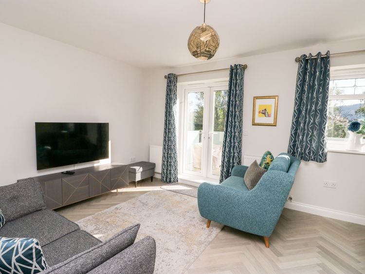 3 Trem Y Dolydd, listing photograph 6