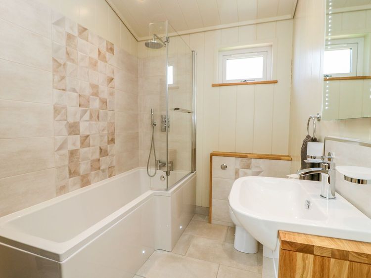 Robin Lodge, listing photograph 12