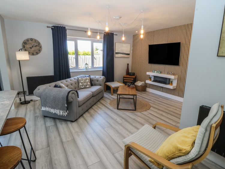 Ty Glan Morfa, listing photograph 2