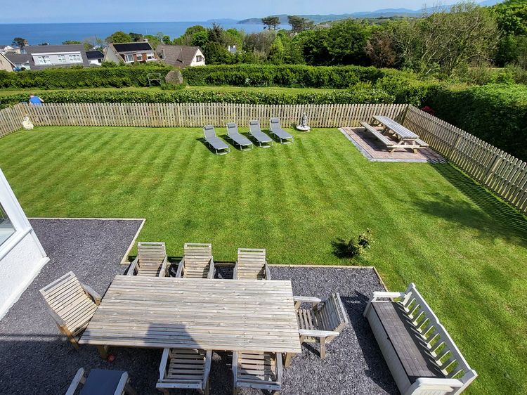 Top Of The Lane Luxury Holiday Apartment, listing photograph 10