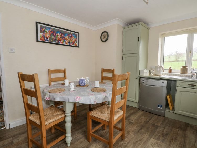 Hawksbridge Bungalow, listing photograph 8