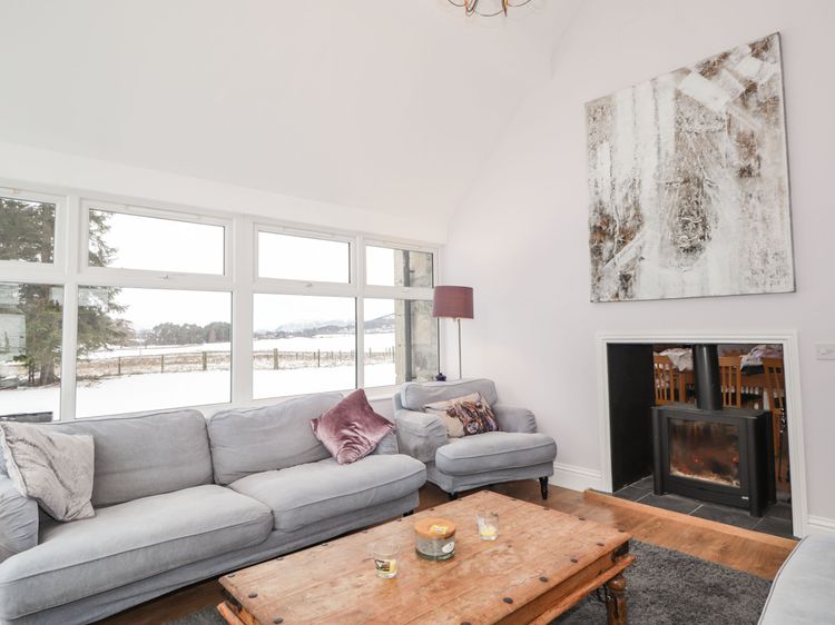 The Larches, listing photograph 5