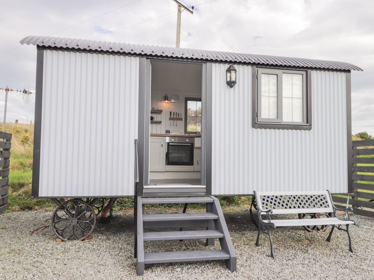 Shepherds Hut, listing photograph 2