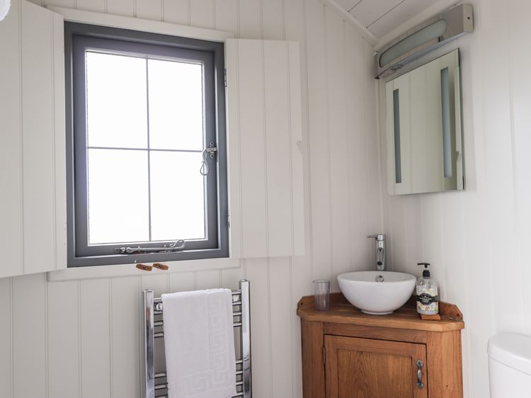 Shepherds Hut, listing photograph 11