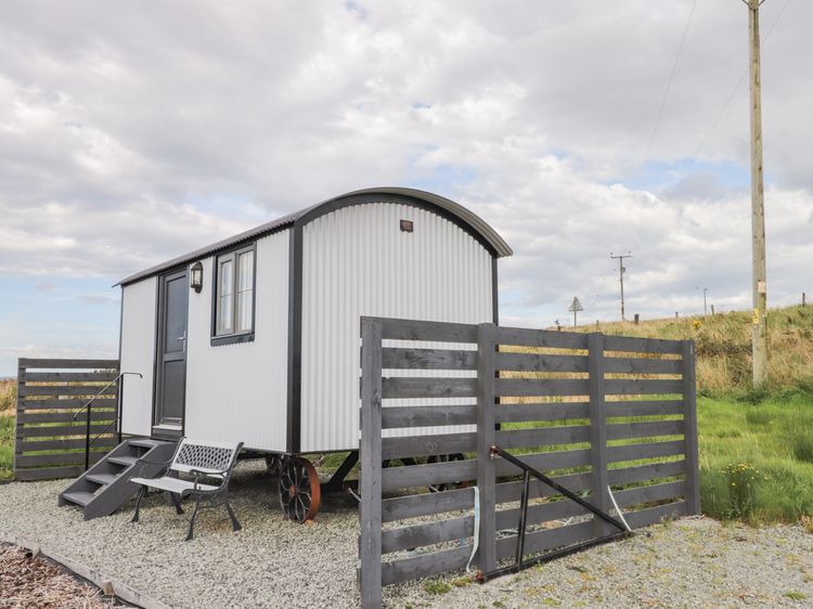 Shepherds Hut, listing photograph 12