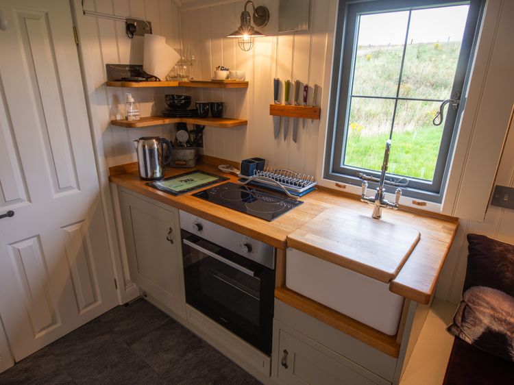 Shepherds Hut, listing photograph 8
