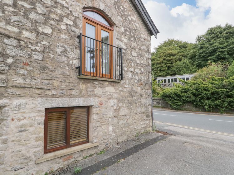 Coach House, listing photograph 3