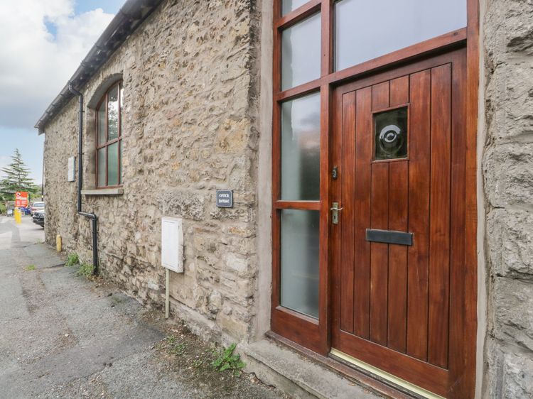Coach House, listing photograph 4