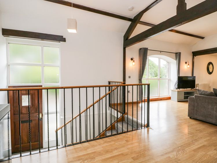 Coach House, listing photograph 6