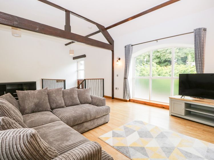 Coach House, listing photograph 8