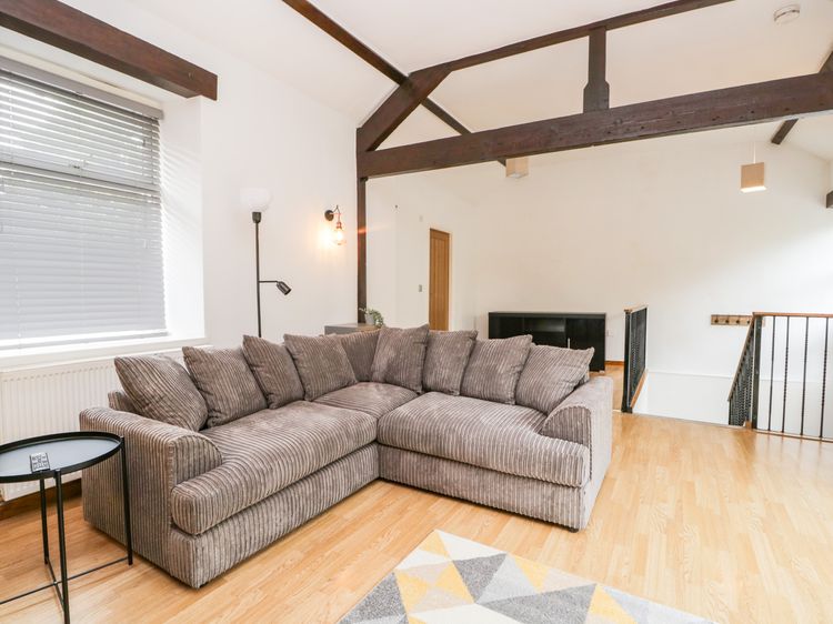 Coach House, listing photograph 9