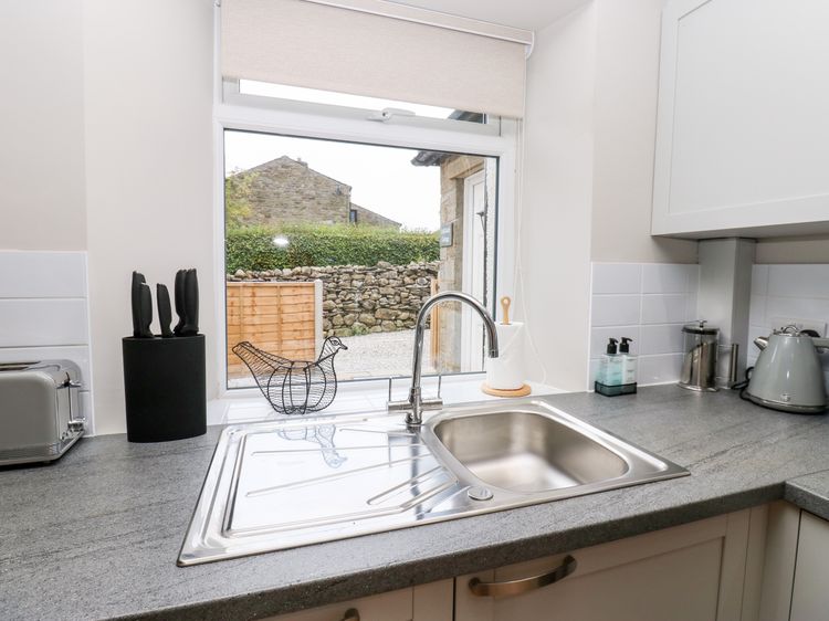 Hall Garth Cottage, listing photograph 10