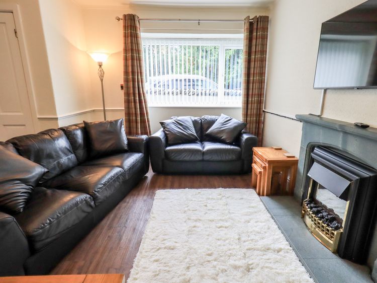 6 Calgarth View, listing photograph 3