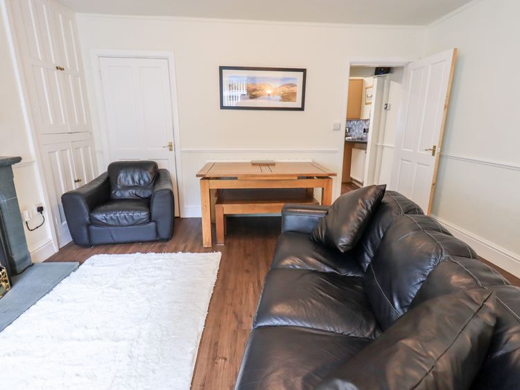 6 Calgarth View, listing photograph 4