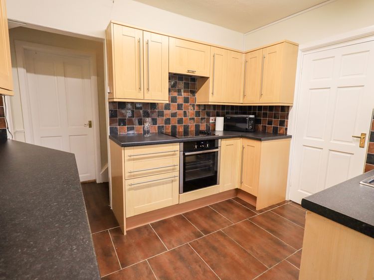 6 Calgarth View, listing photograph 7