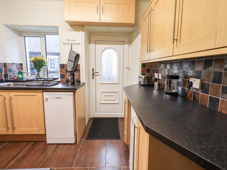 6 Calgarth View, listing photograph 8