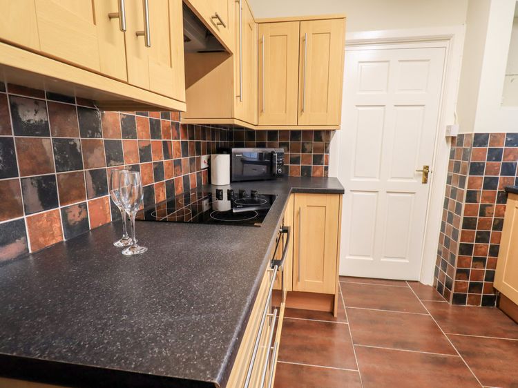 6 Calgarth View, listing photograph 9