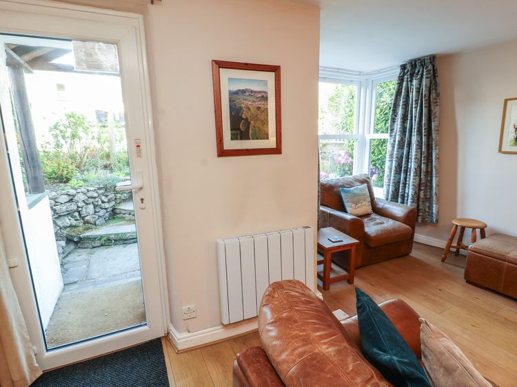 Brookside Cottage, listing photograph 4