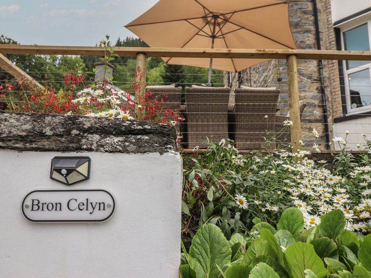 Bron Celyn, listing photograph 3