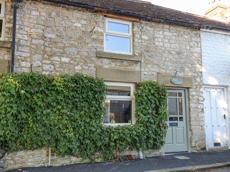 Flora Cottage, listing photograph 3