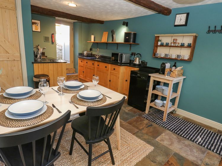 Flora Cottage, listing photograph 10