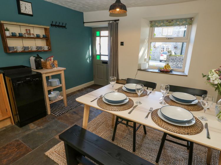 Flora Cottage, listing photograph 12
