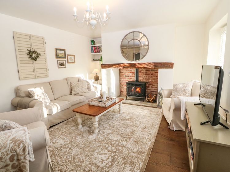 Brook Cottage, listing photograph 3