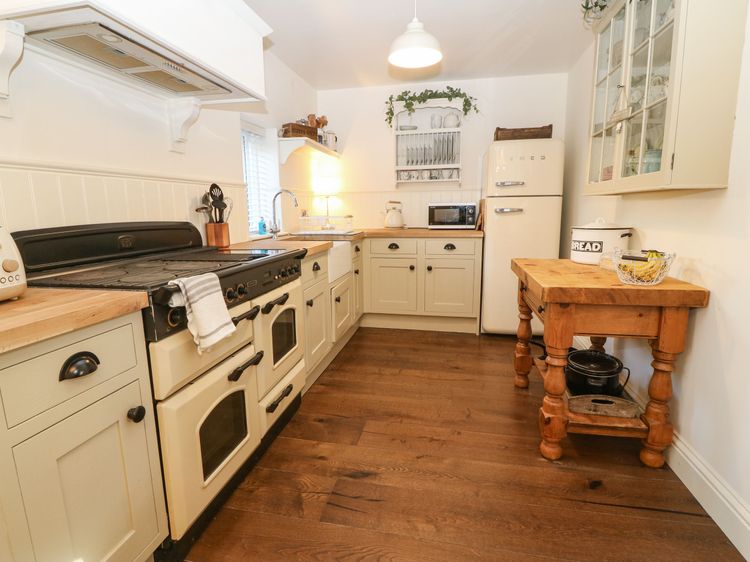 Brook Cottage, listing photograph 11