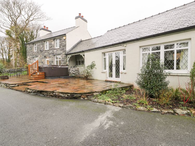 Lakeside Cottage, listing photograph 2
