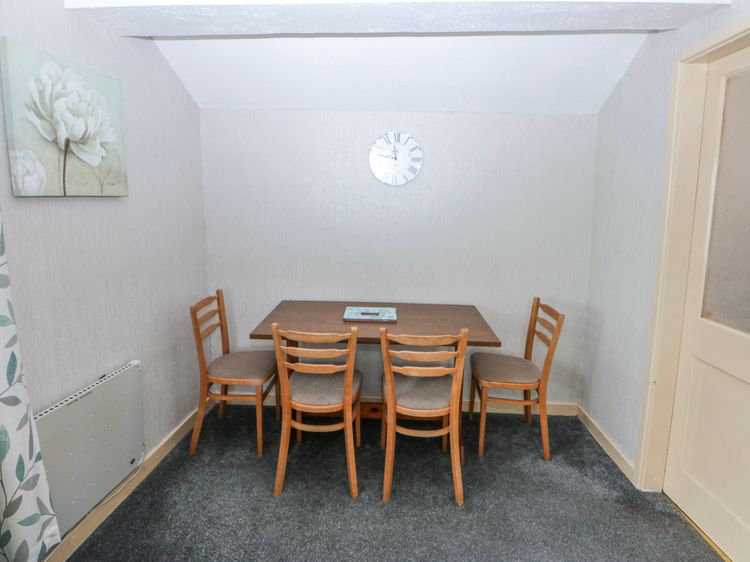 First Floor Apartment, listing photograph 6