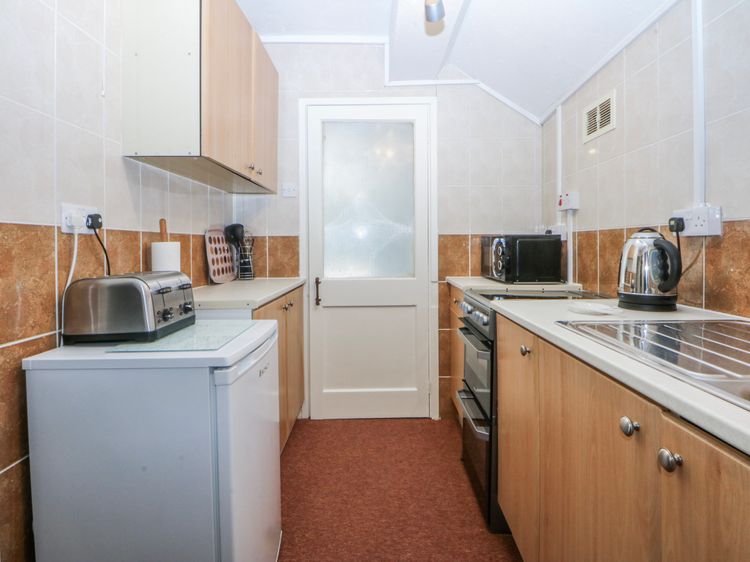 First Floor Apartment, listing photograph 7