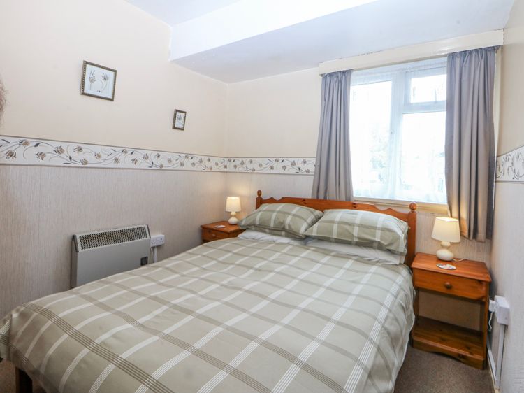 First Floor Apartment, listing photograph 10