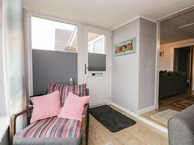 The Chalet, listing photograph 10