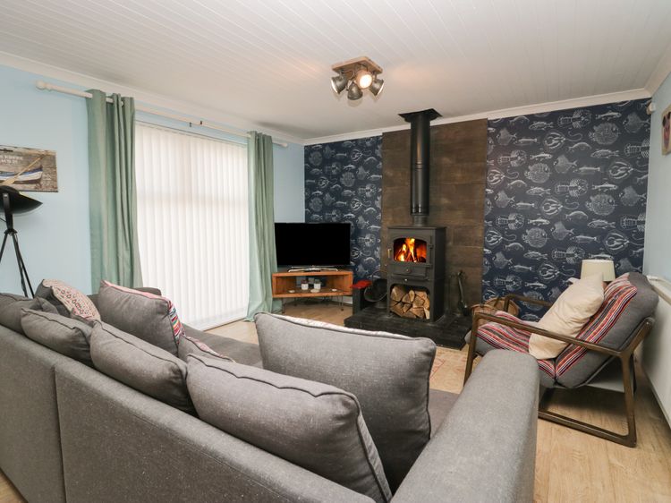 The Chalet, listing photograph 11
