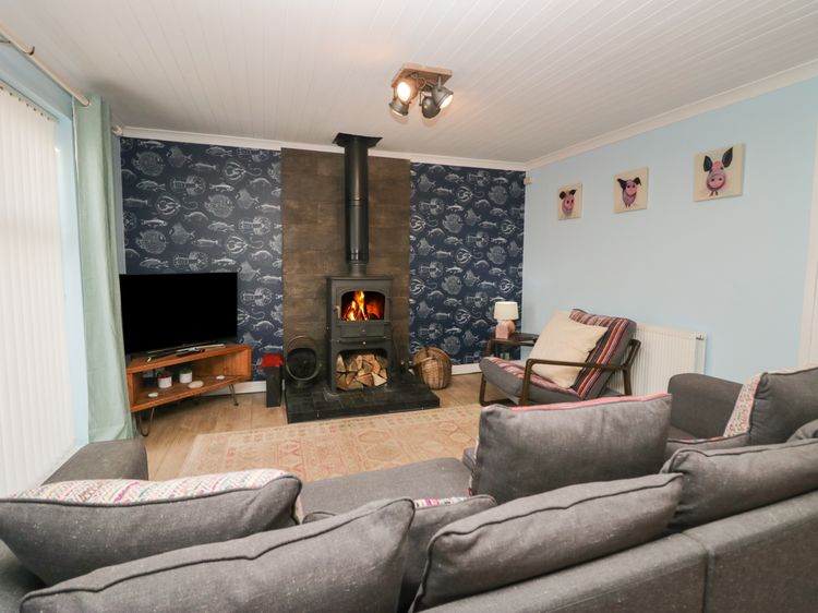 The Chalet, listing photograph 12