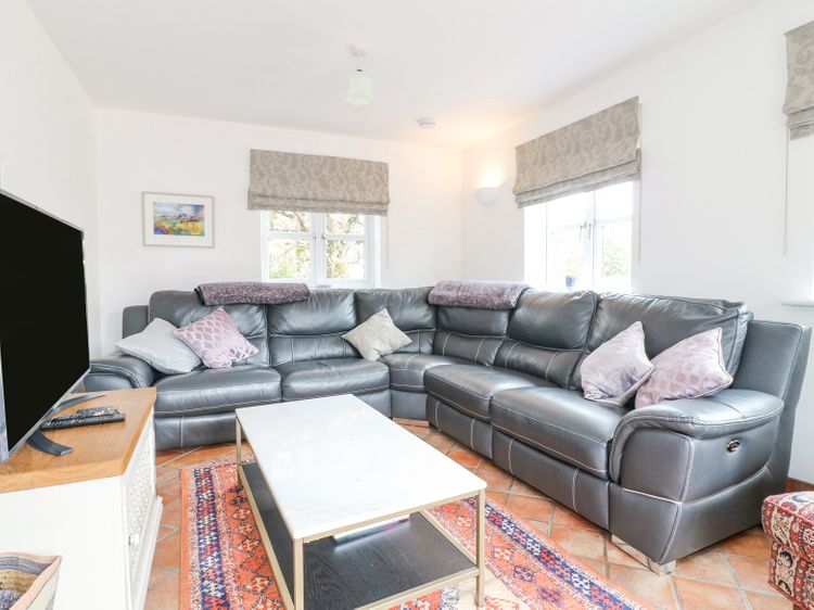 Highfield House, listing photograph 12
